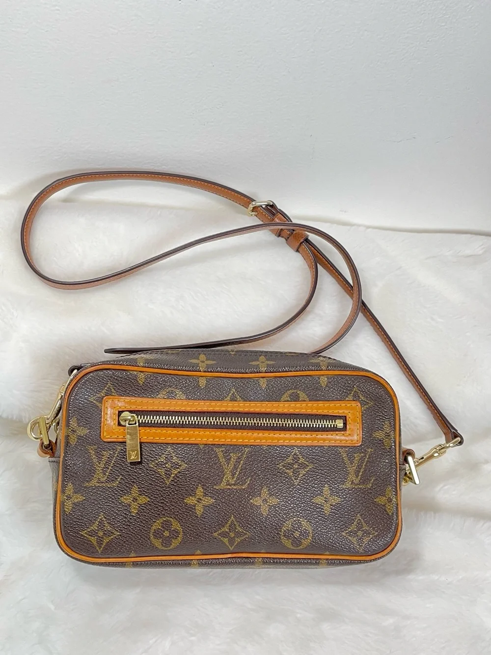 Louis Vuitton Authentic pochette citè Vintage Brown Monogram Crossbody Bag